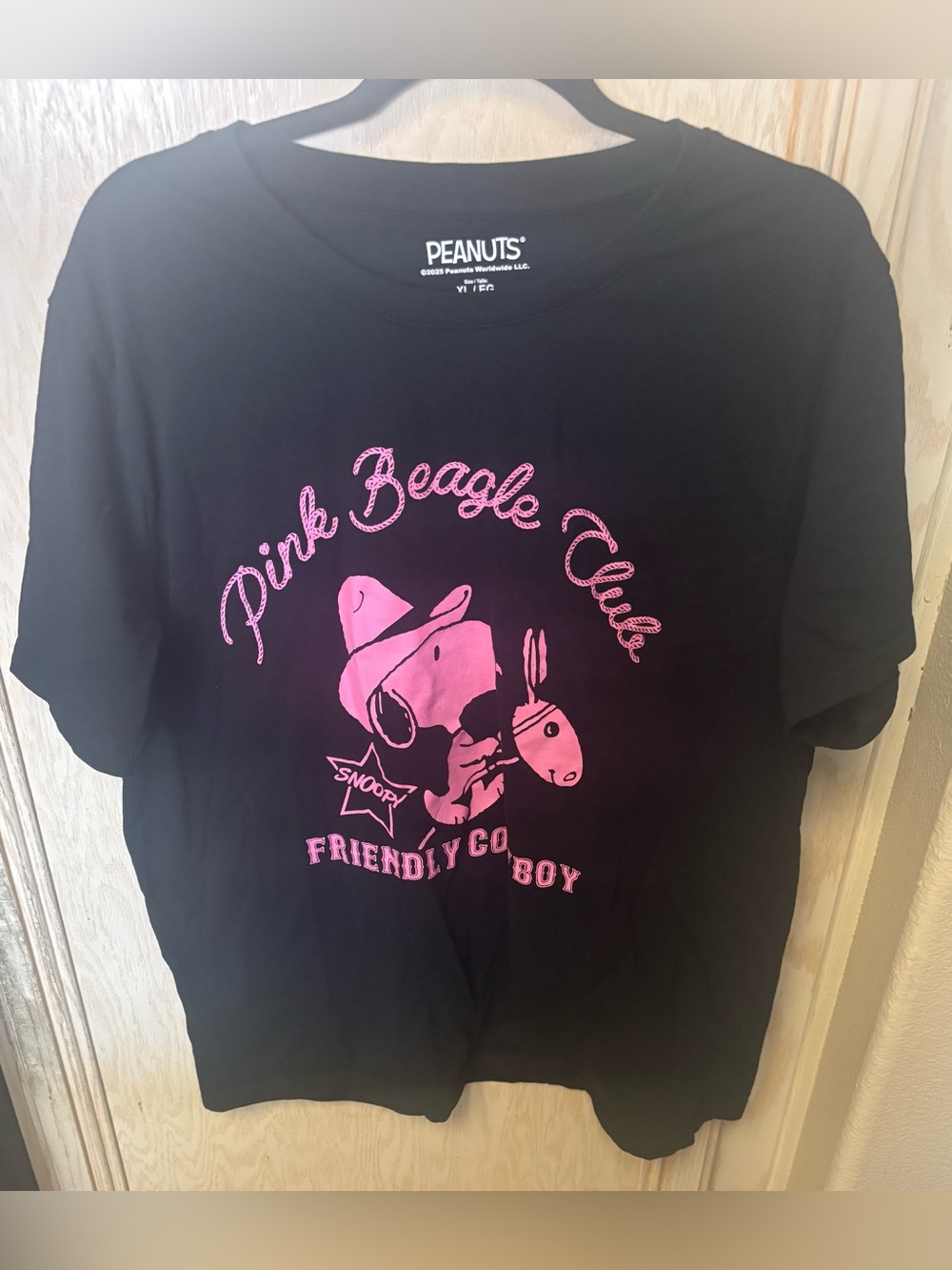 Peanuts Snoopy Pink Beagle Club Friendly Cowboy Black Graphic Tee Men's XL